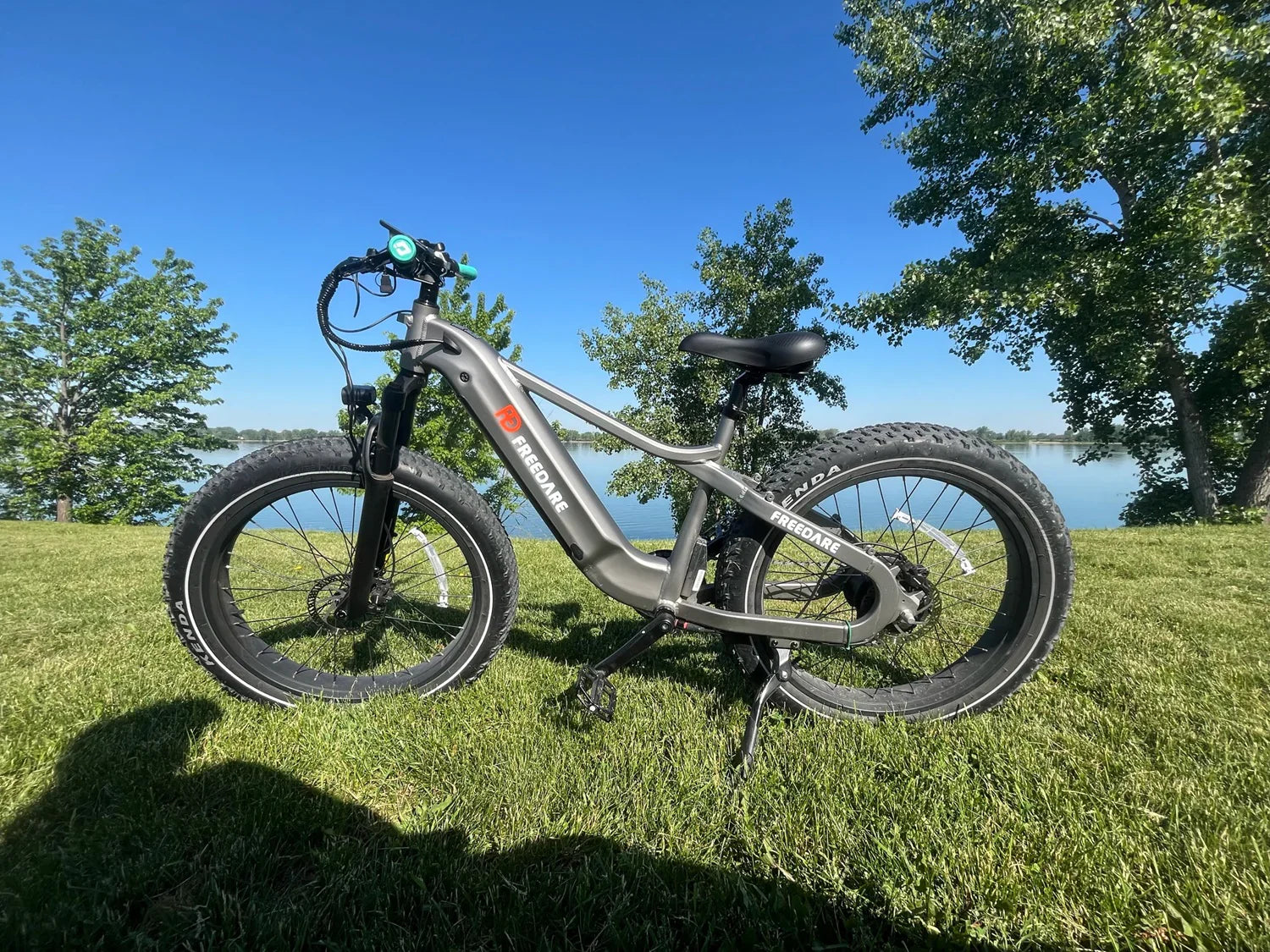 Electric bike for outdoors