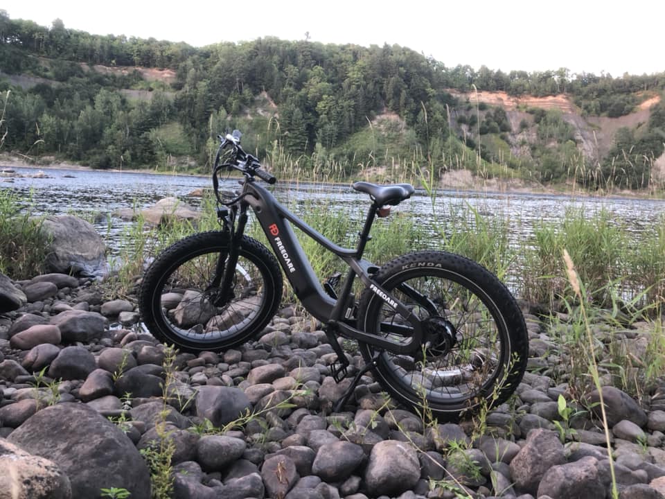 Black Saiga Freedare Electric Bike